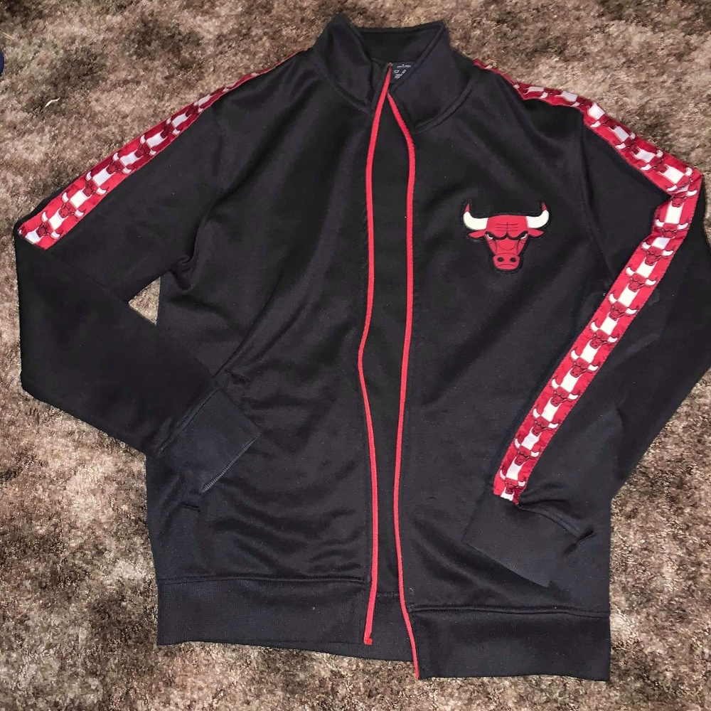 Chicago bulls zip up jacket